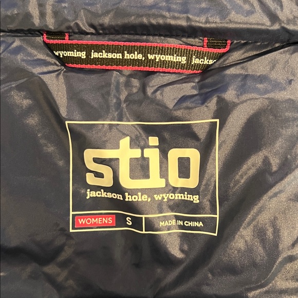 Stio East Butte Puffer Vest - Picture 3 of 4